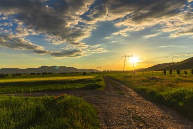 Bulutlu gökyüzü arka plan şaşırtıcı doğa manzaralı