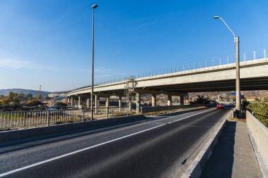 Soimus köprüsünde sonbahar, Romanya 