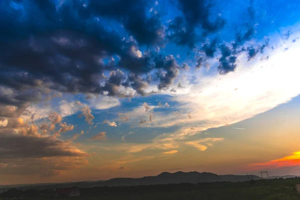 Niesamowity Widok Natura Pochmurnego Nieba Tło — Zdjęcie stockowe