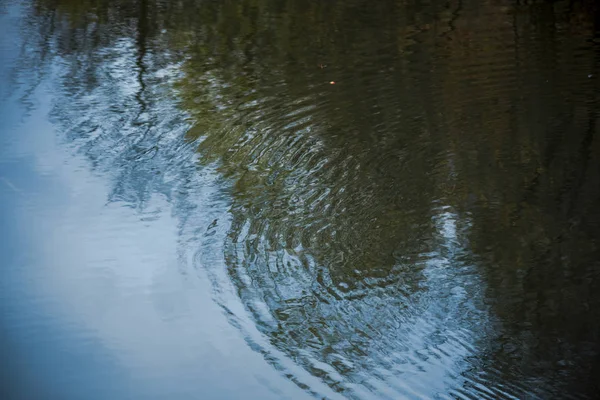 Riflessione Acqua Blu — Foto Stock