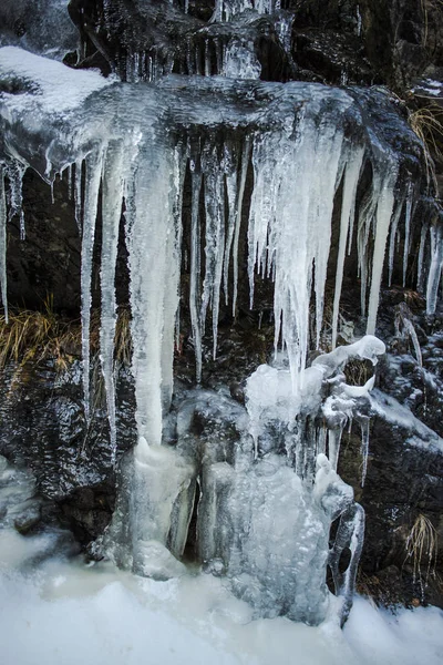 Obrovská Zima Rampouchy Pozadí Přírody — Stock fotografie