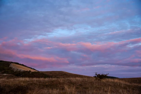 Dağların üzerinden gün batımı
