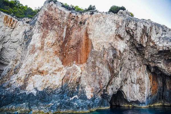 Βράχια Και Θαλασσινό Νερό Στο Νησί Του Τσιμέντου — Φωτογραφία Αρχείου