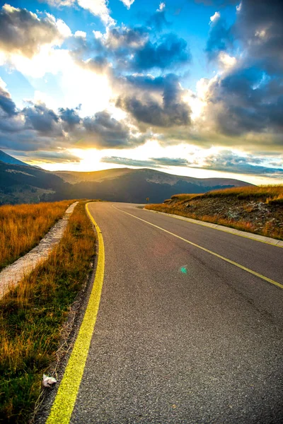 Prachtige Zonsondergang Bergweg — Stockfoto