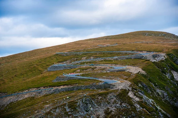 Paisagem Montanhosa Com Céu Azul — Fotografia de Stock