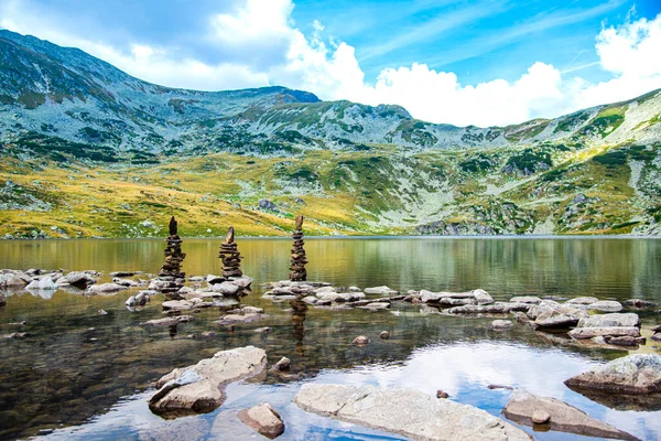 Paisagem Montanhosa Com Lago Montanhas — Fotografia de Stock