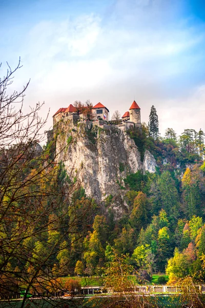 Vue Sur Vieux Château Dans Les Montagnes — Photo