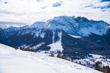 Dolomitler, İtalya 'da kış manzarası
