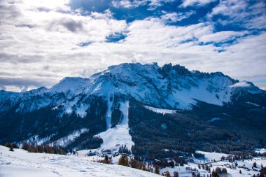 Dolomitler, İtalya 'da kış manzarası