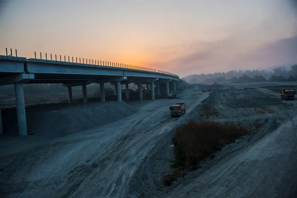 Poranny Wschód Słońca Przy Autostradzie — Zdjęcie stockowe