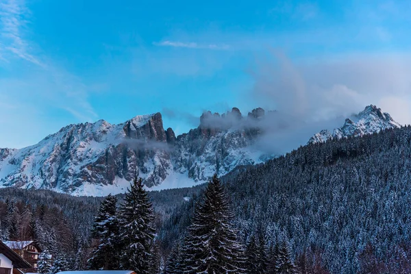 Paesaggio Invernale Montagna Poza Fassa Italia — Foto Stock