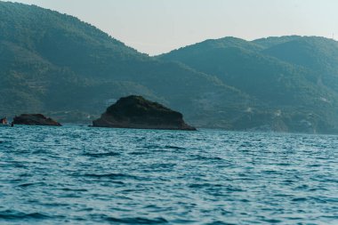 Filipinler 'de bulanıklık tekneden ve Pasifik Okyanusu' nun arka planından bir manzara