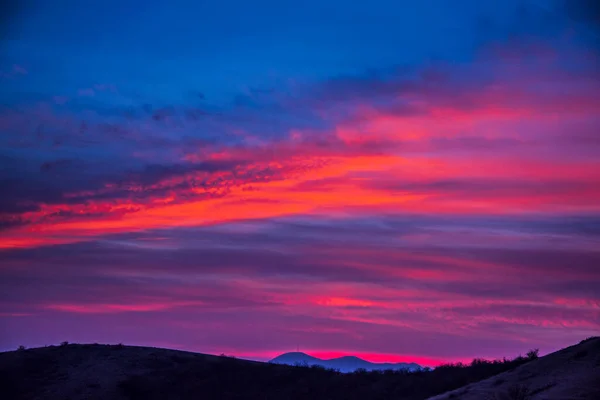 Gün Batımında Inanılmaz Gökyüzü Doğa Manzarası — Stok fotoğraf