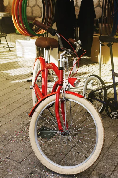 Bicycle Vintage Red White Wheels Sale Sidewalk City — Stock Photo, Image