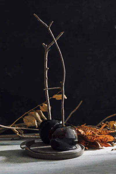 Black Caramel Apples Ready Eat Fall Snack Halloween — Stock Photo, Image