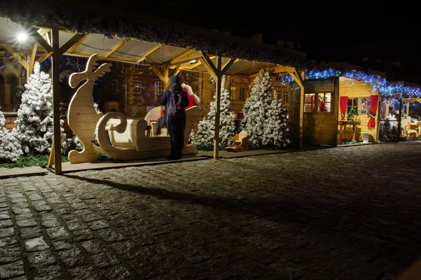 Стоит Рождественском Рынке Зонах Отдыха Развлечений Варшаве Польша — стоковое фото