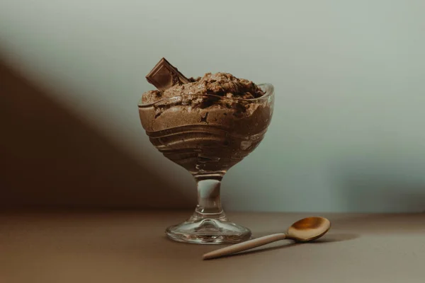 Slavnostní Dezert Chocolate Mousse Křišťálovém Skle — Stock fotografie