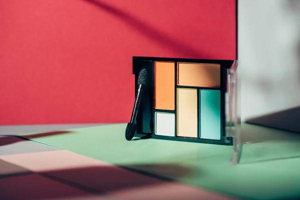 Lidschatten-Set, in pastellrosa und hellblauen Tönen — Stockfoto