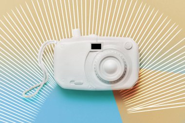 retro kamera sürrealizm soyut kavram. Çok renkli komik backg