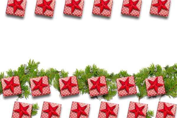 Julklapp lådor mönster på vit bakgrund. Julhandel — Stockfoto