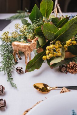 Noel masası seti, ren geyiği figürü detayı. 