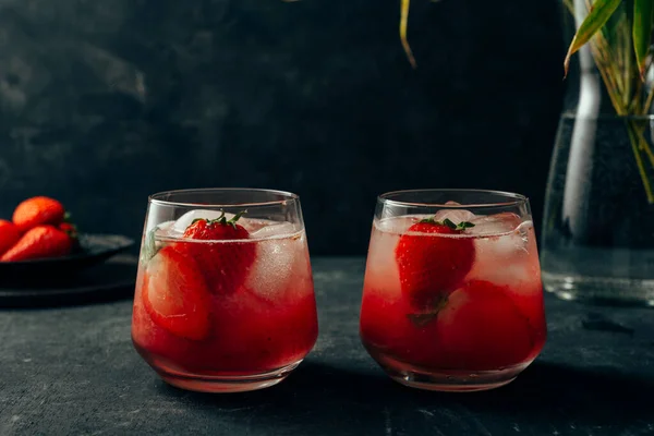 Two Delicious Strawberry Cocktail Fresh Summer Cocktail Natural Strawberry Ice — Stock Photo, Image