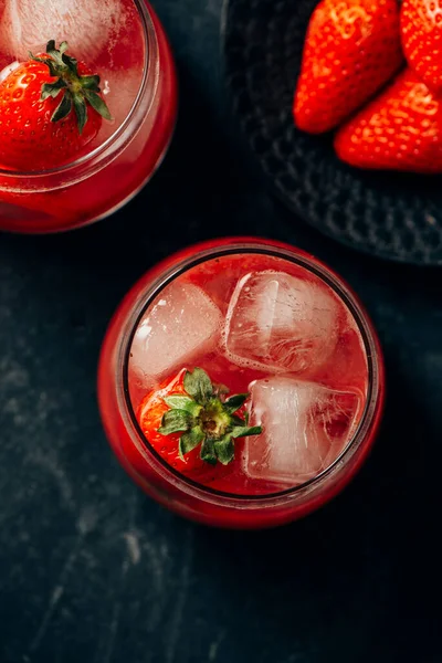 Two Delicious Strawberry Cocktail Fresh Summer Cocktail Natural Strawberry Ice — Stock Photo, Image