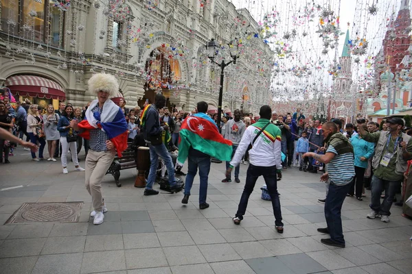 Fotbaloví Fanoušci Jiné Země Světový Pohár Ventilátoru Zóny Moskevské Ulice — Stock fotografie