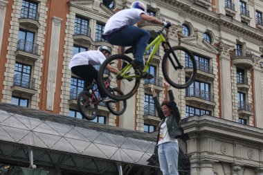 Aşırı atlamabisikletçiler