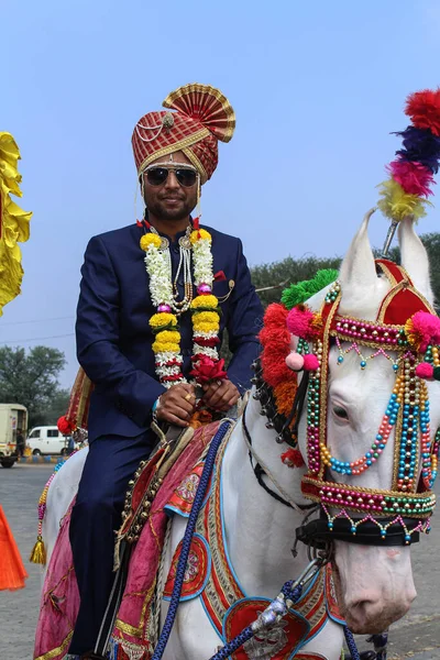 Indian Groom Riding White Color Horse His Wedding Ceremony — Stock Photo, Image