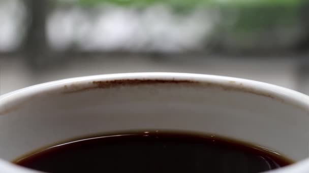 Une Tasse Café Noir Refroidi Fil Temps Avec Une Tache — Video