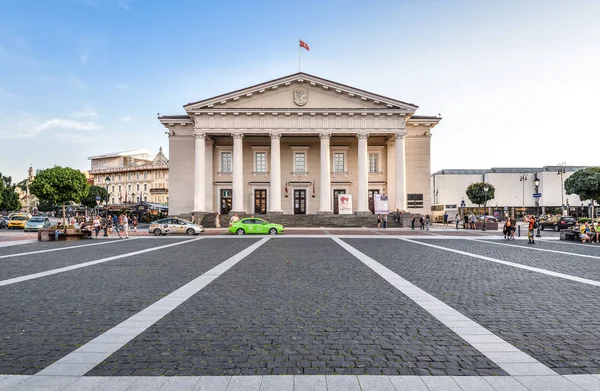 Vilnius, Litvanya - 17 Haziran 2015: Belediye Binası Vilnus eski şehir tarihi kısmında. Litvanya.