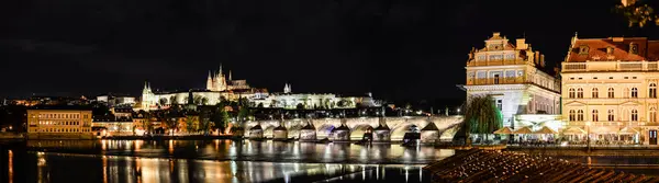 Praha Česká Republika Října 2017 Krásné Noční Panorama Karlova Mostu — Stock fotografie