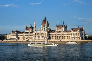 Budapeşte, Macaristan - 26 Mayıs 2018: Grand Parlamento Binası ve Budapeşte, Macaristan için Tuna Nehri