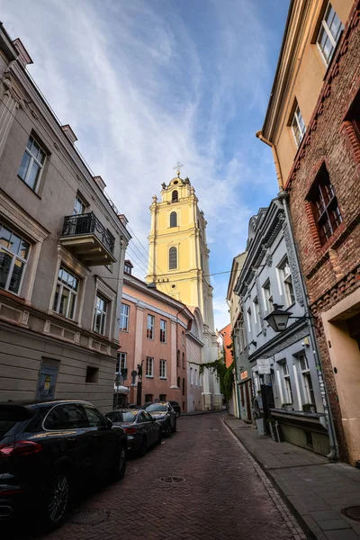 Vilnius Lituânia Agosto 2017 Old Narrow Street Vilnius Citycenter Lituânia — Fotografia de Stock