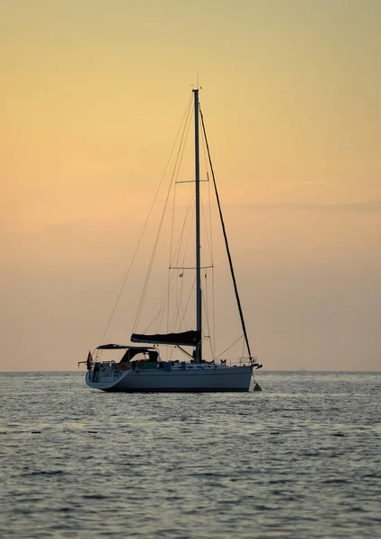 ロヴィニ クロアチア 2018 ヨット ロヴィニ クロアチア アドリア海の夕日海の夕景 — ストック写真