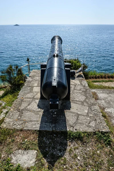 Teleskop skierowany na morze krajobraz. — Zdjęcie stockowe