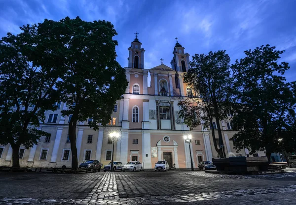 Igreja de São Francisco Xavier está localizado na Cidade Velha de Kaunas, Lituânia . — Fotografia de Stock