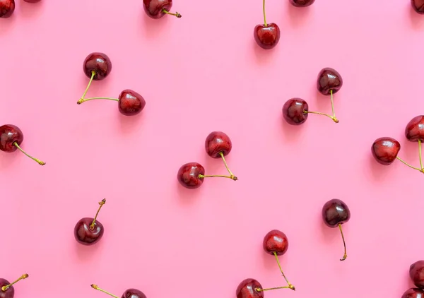 Cireșe mari dulci pe un fundal luminos. Cireşele se apropie. Summer flat lay berry background. Vedere de top model de cireșe . — Fotografie, imagine de stoc