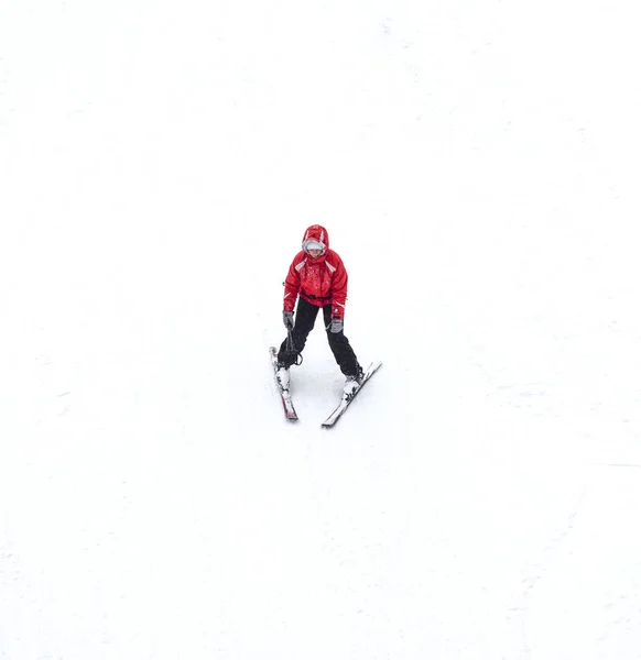 Ski alpin homme skieur en haute montagne — Photo