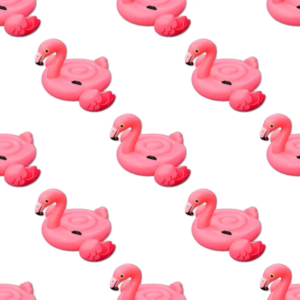 Brinquedo de piscina em forma de padrão sem costura flamingo rosa. Flamingo inflável cortado — Fotografia de Stock