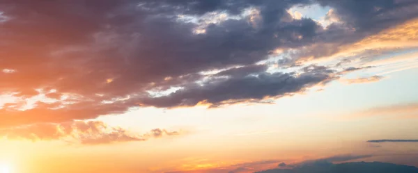 Βραδινός Ουρανός Ηλιαχτίδα Μεγάλη Αφίσα Πανό Πανέμορφο Πανόραμα Λυκόφως Πρωινό — Φωτογραφία Αρχείου