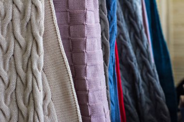 Örme şeyler. Örme şal. Örme doku.