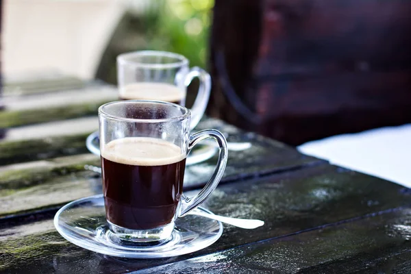 Zwei Espressotassen Auf Einem Dunklen Holztisch Kaffee Morgen — Stockfoto