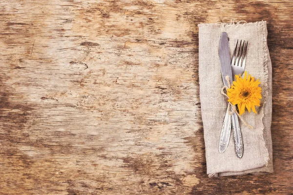 Table Setting Autumn Decor Fork Knife Napkin Cutlery Holiday Decorations — Stock Photo, Image