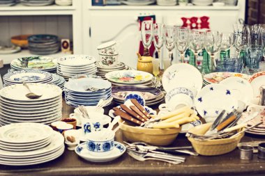 Aralık, 2017, Ukrayna, Kiev-bit pazarı. Vintage kol düğmeleri, süs eşyaları koleksiyonu. Vintage Fuarlar, sergiler, çarşılar