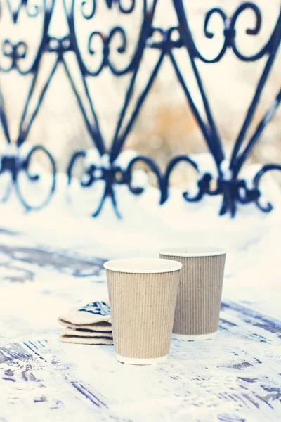 Twee Papier Ambachtelijke Glas Beker Met Warme Dranken Koffie Cacao — Stockfoto