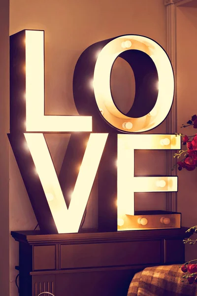 Zářící Dopisy Slovo Láska Velká Zářící Dopisy Láska Výzdoba Interiéru — Stock fotografie