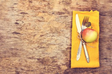 Çatal, bıçak, peçete, çatal bıçak takımı.