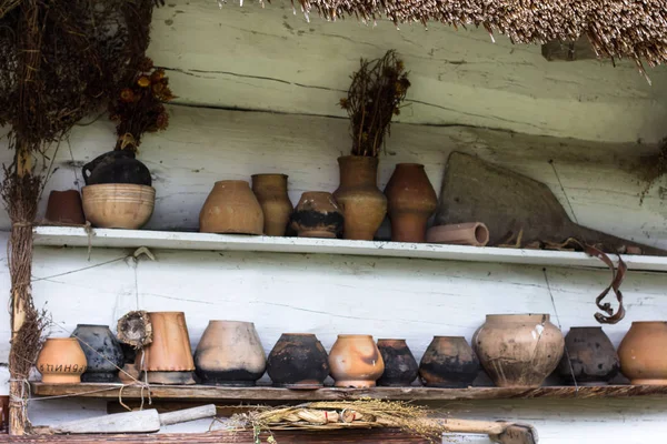 Collection de pots en argile au Musée — Photo